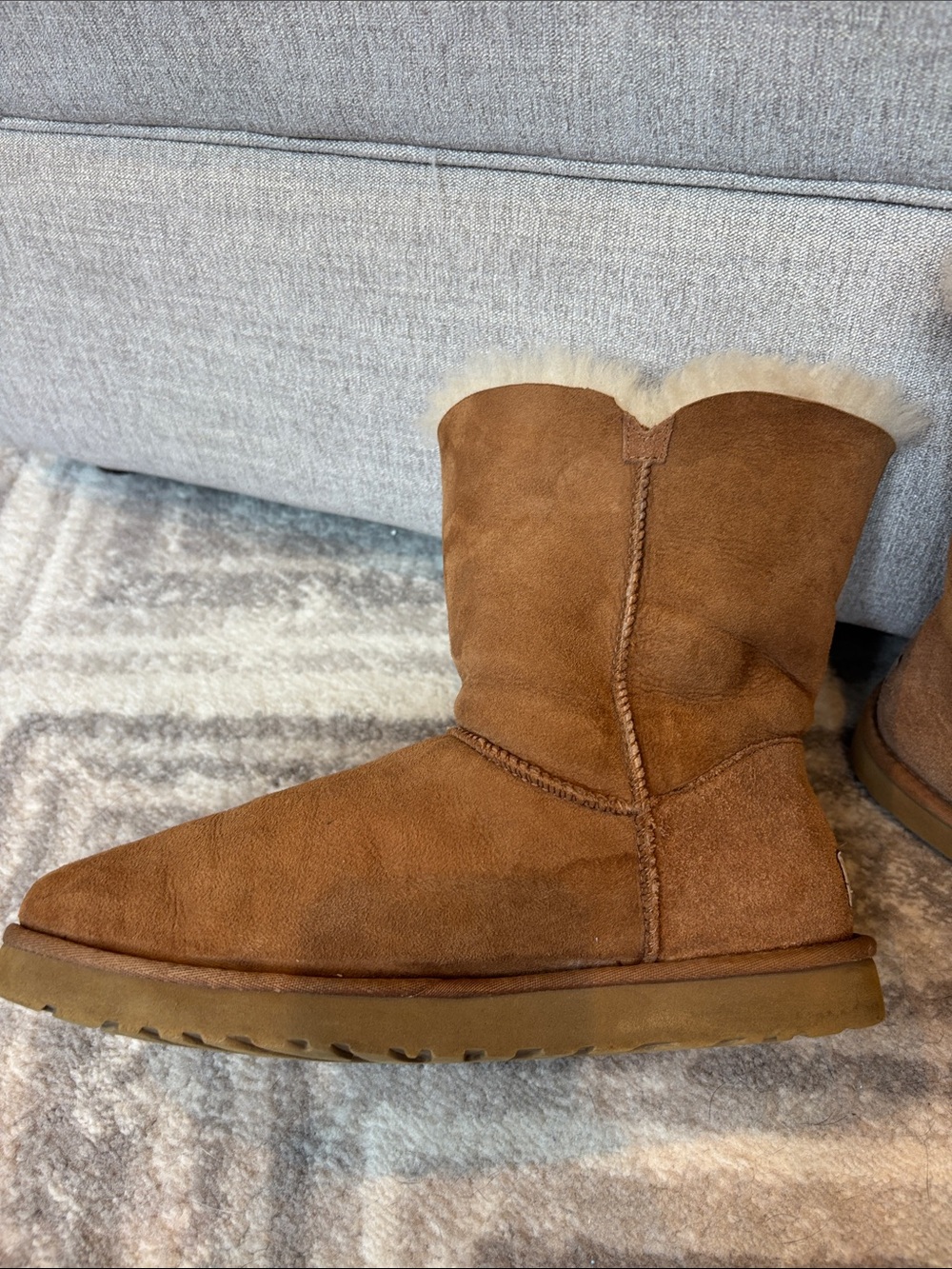 UGG Australia Bailey Button II
Chestnut (Women's) 11 - Picture 3 of 12